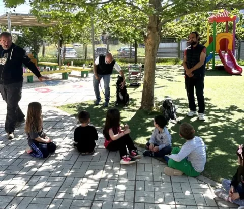 Η Κυνοφιλία στο 8ο Νηπιαγωγείο Γέρακα — «Μαθαίνω για τα Αδέσποτα»